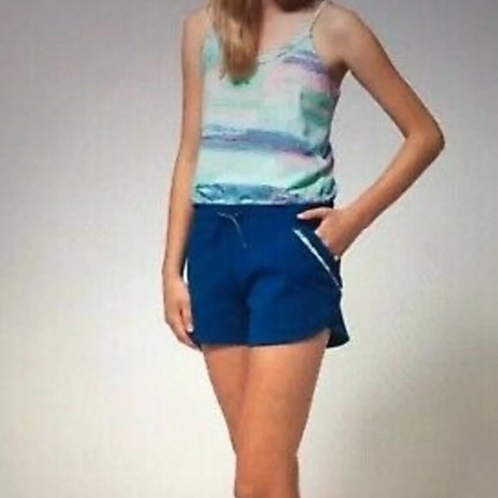 Ivivva Multicolor Top and Blue Shorts Set
